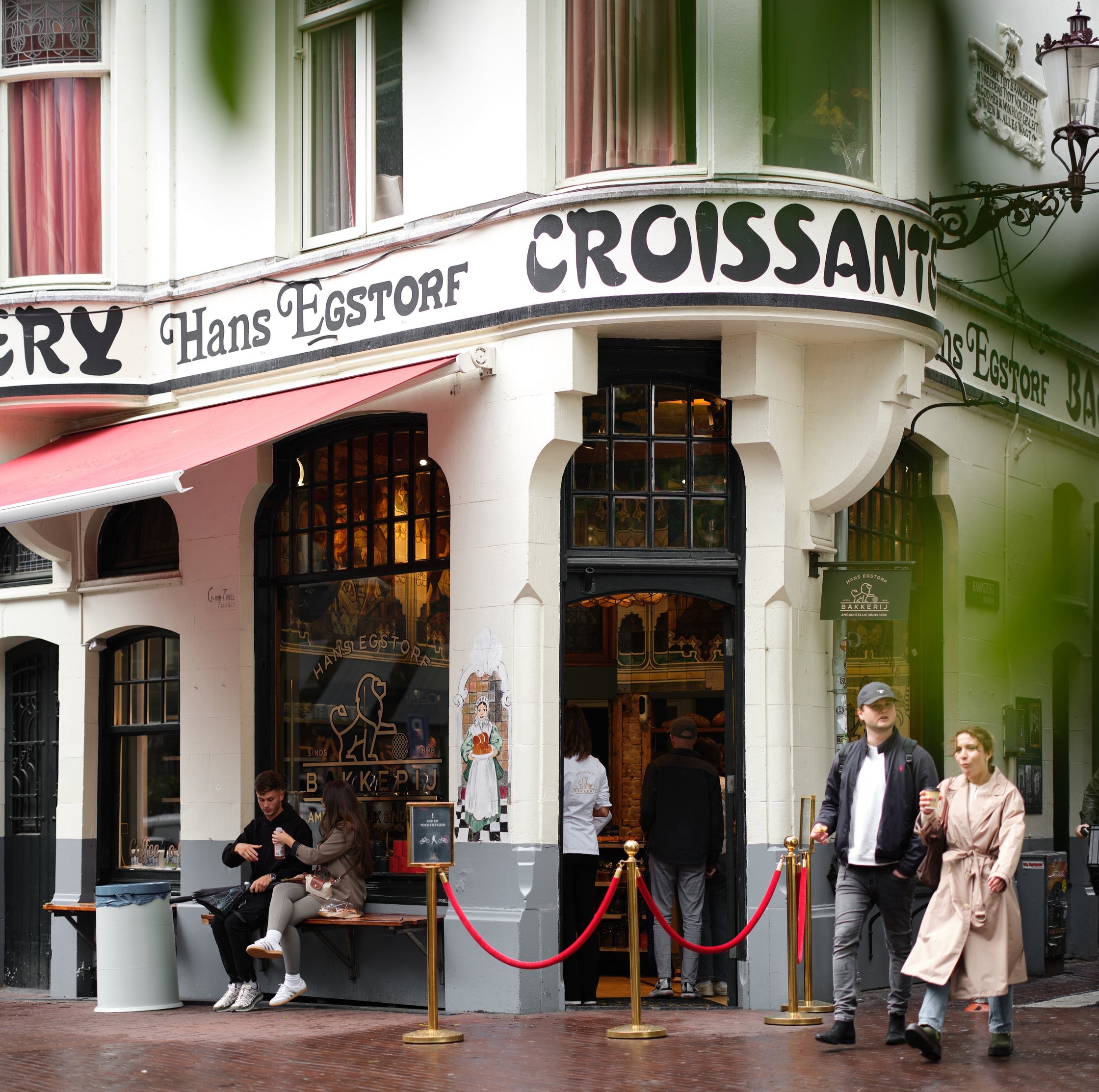 Hans Egstorf – Authentic Stroopwafels from Amsterdam’s Oldest Bakery since 1898