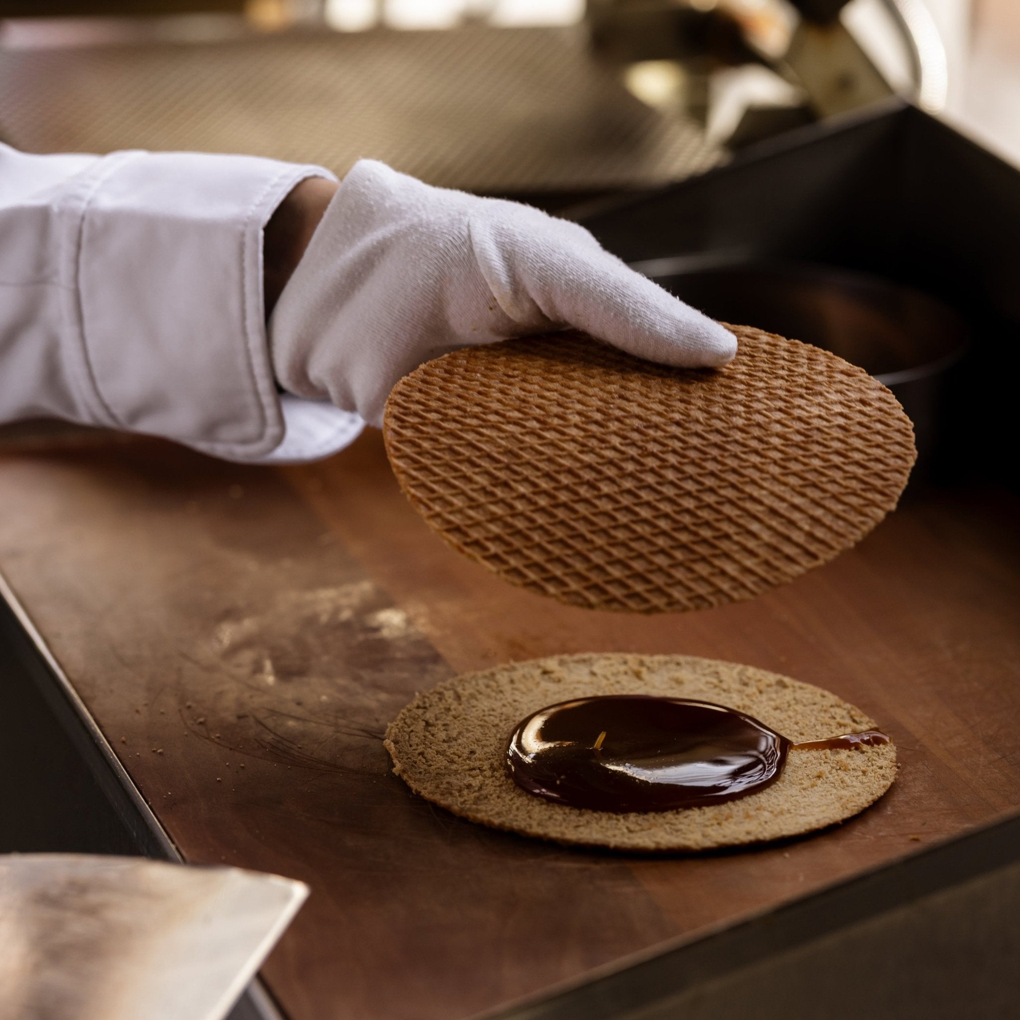 Classic Stroopwafel Red Can - 10 pc - Hans Egstorf