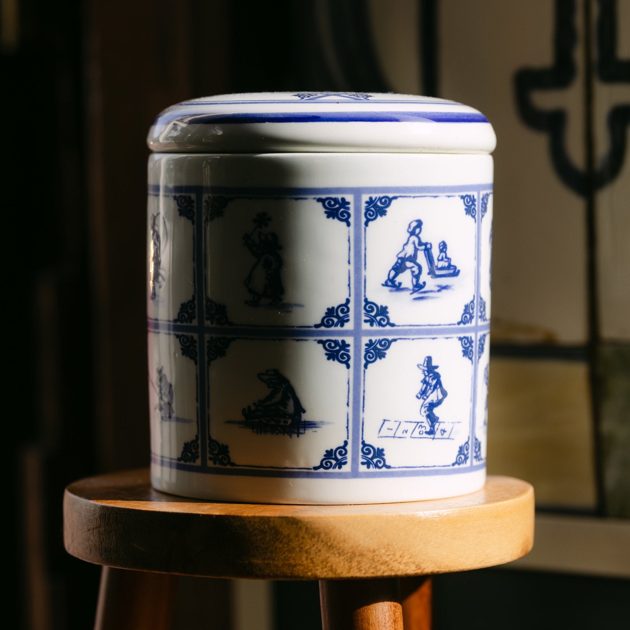 Delft Blue Jar 'Dutch Games' - 1 jar with 10 pc - Hans Egstorf